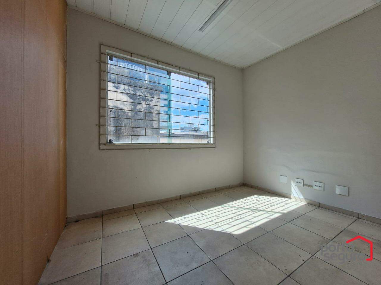 Sala para aluguel no Centro: 