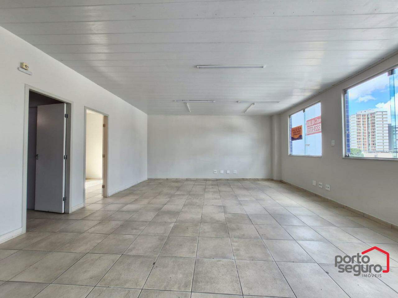 Sala para aluguel no Centro: 