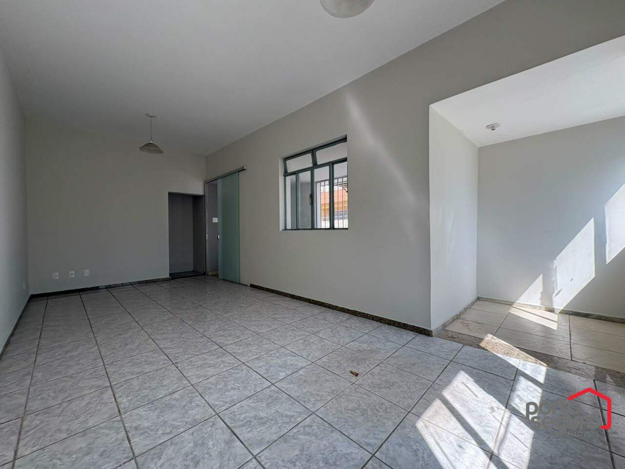 Casa para aluguel no Centro: Casa para alugar, Centro - Divinópolis/MG