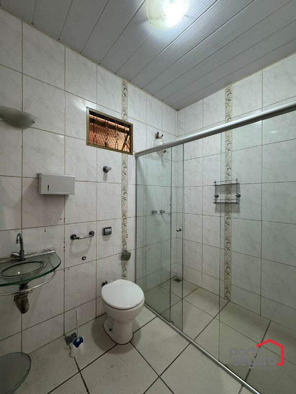 Casa para aluguel no Centro: Casa para alugar, Centro - Divinópolis/MG