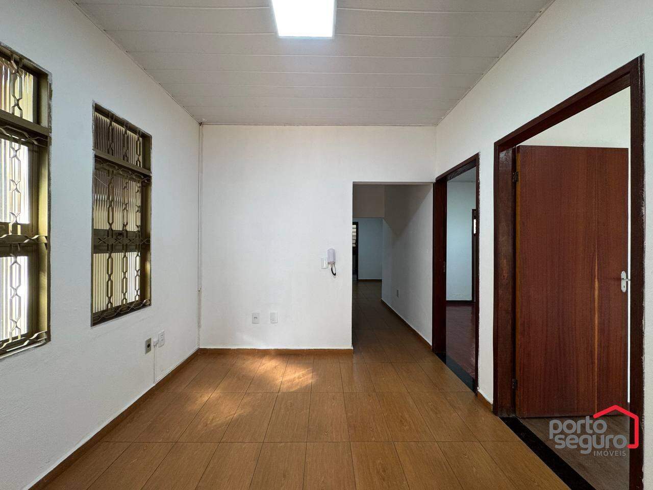 Casa para aluguel no Centro: Casa para alugar, Centro - Divinópolis/MG