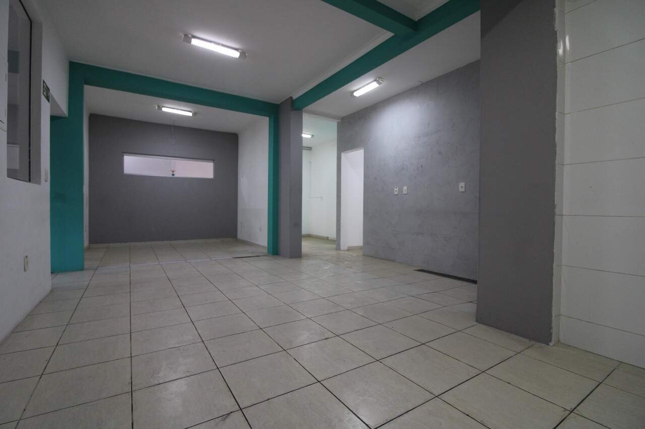Casa Comercial para aluguel no Centro: Casa Comercial para alugar, Centro - Divinópolis/MG