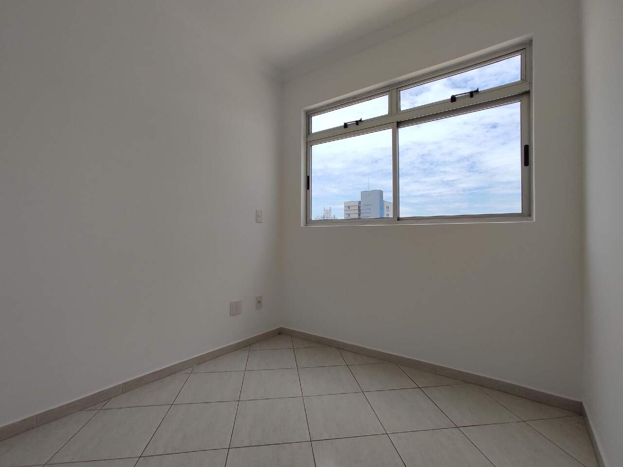 Apartamento para aluguel no Centro: Apartamento para alugar, Centro - Divinópolis/MG