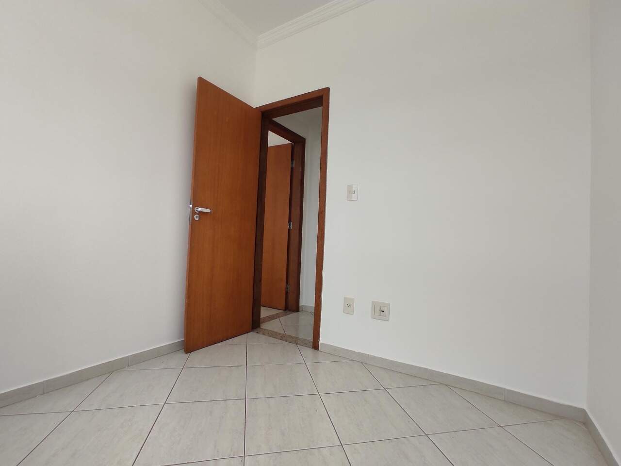 Apartamento para aluguel no Centro: Apartamento para alugar, Centro - Divinópolis/MG