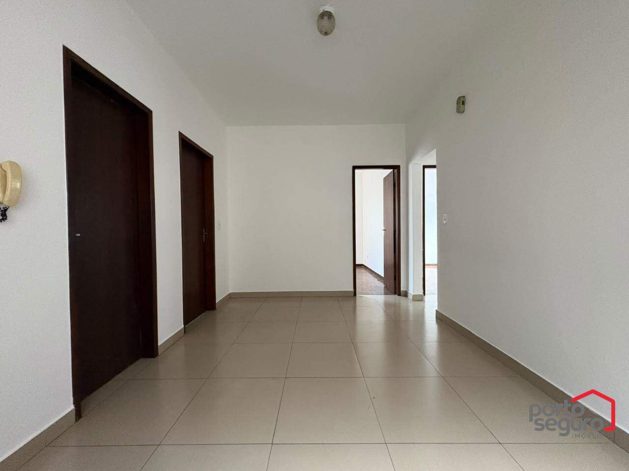 Apartamento para aluguel no Centro: Apartamento para alugar, Centro - Divinópolis/MG