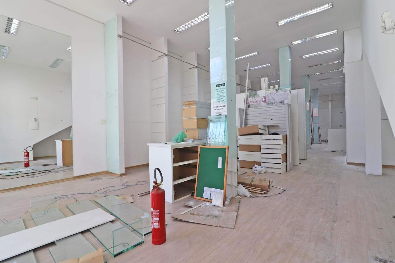 Prédio comercial para aluguel no Centro: Prédio comercial para alugar, Centro - Divinópolis/MG