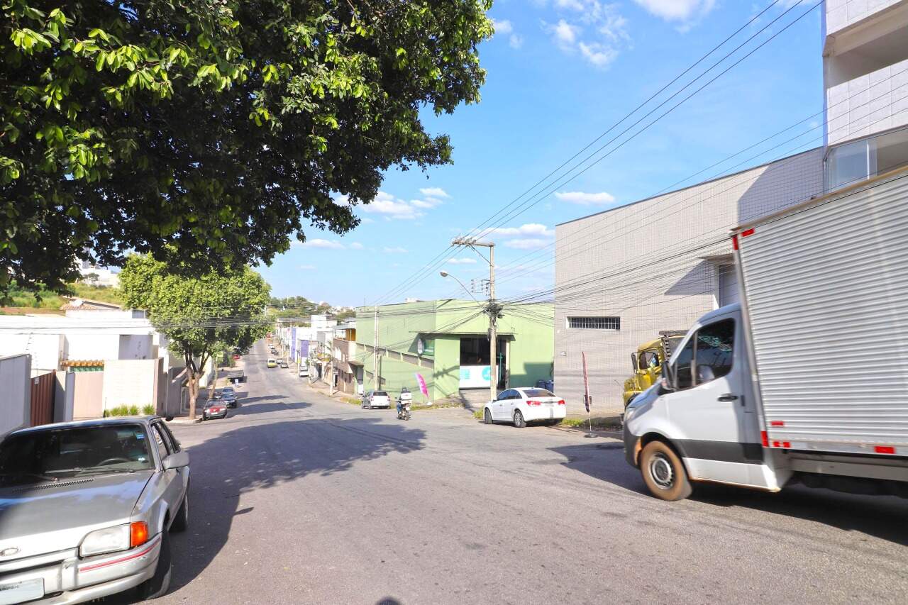 Loja para aluguel no Ipiranga: Loja para alugar, Ipiranga - Divinópolis/MG