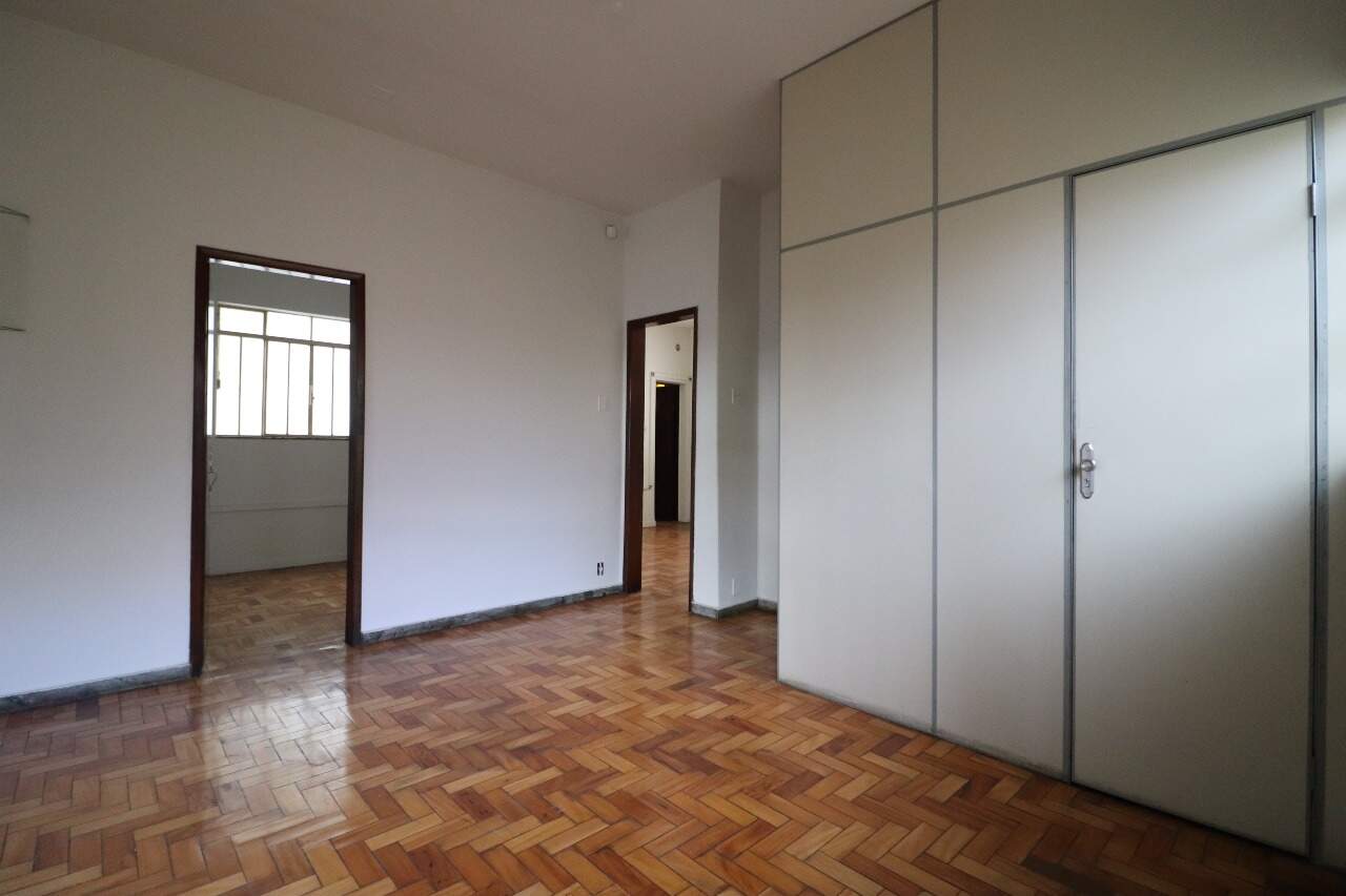 Casa para aluguel no Centro: Casa para alugar, Centro - Divinópolis/MG