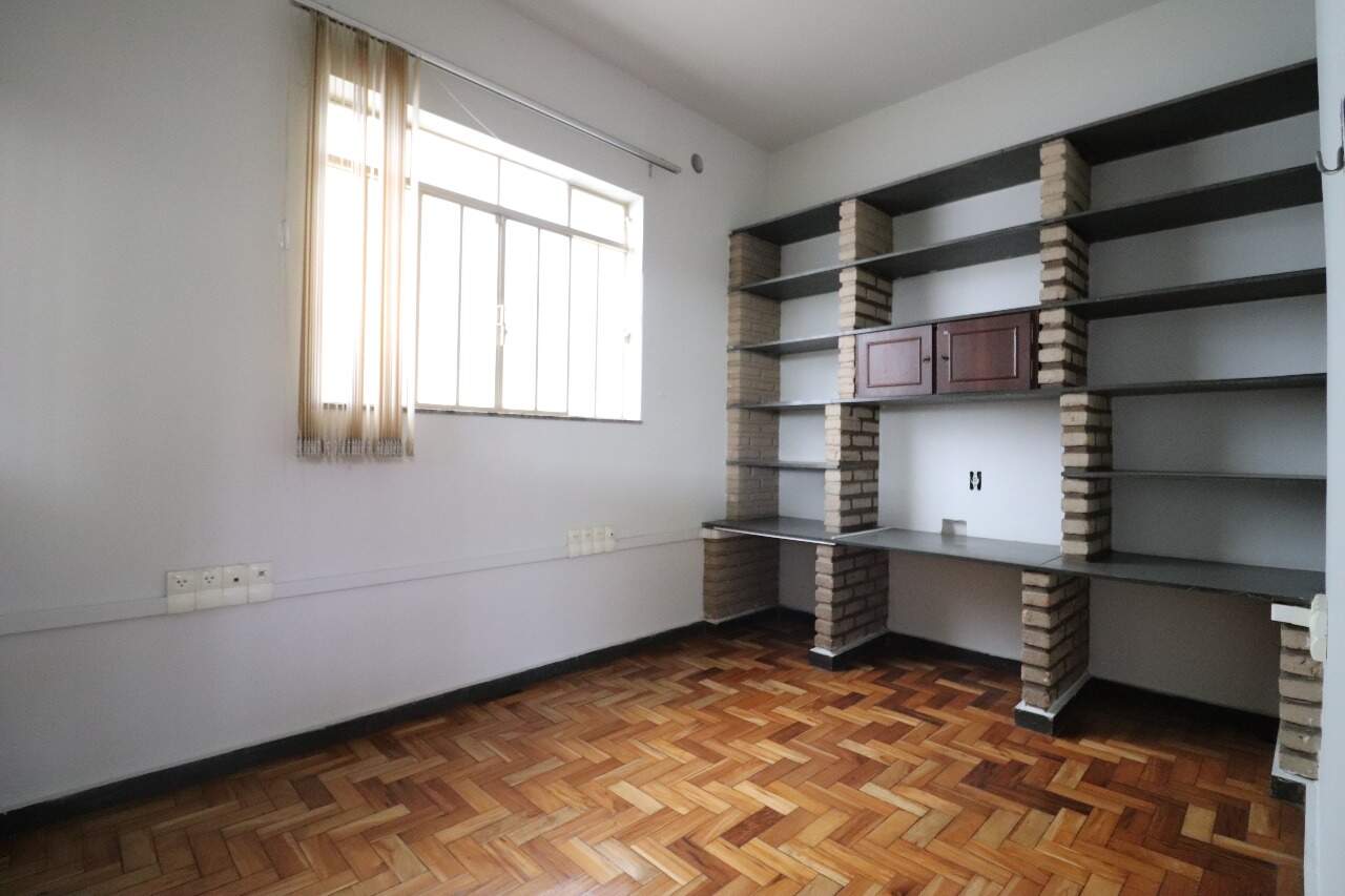 Casa para aluguel no Centro: Casa para alugar, Centro - Divinópolis/MG