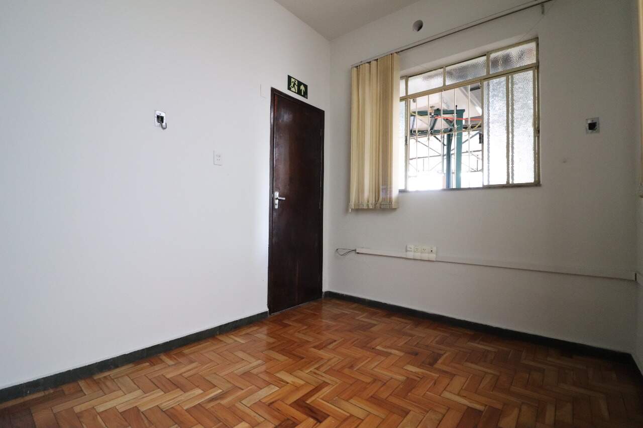 Casa para aluguel no Centro: Casa para alugar, Centro - Divinópolis/MG