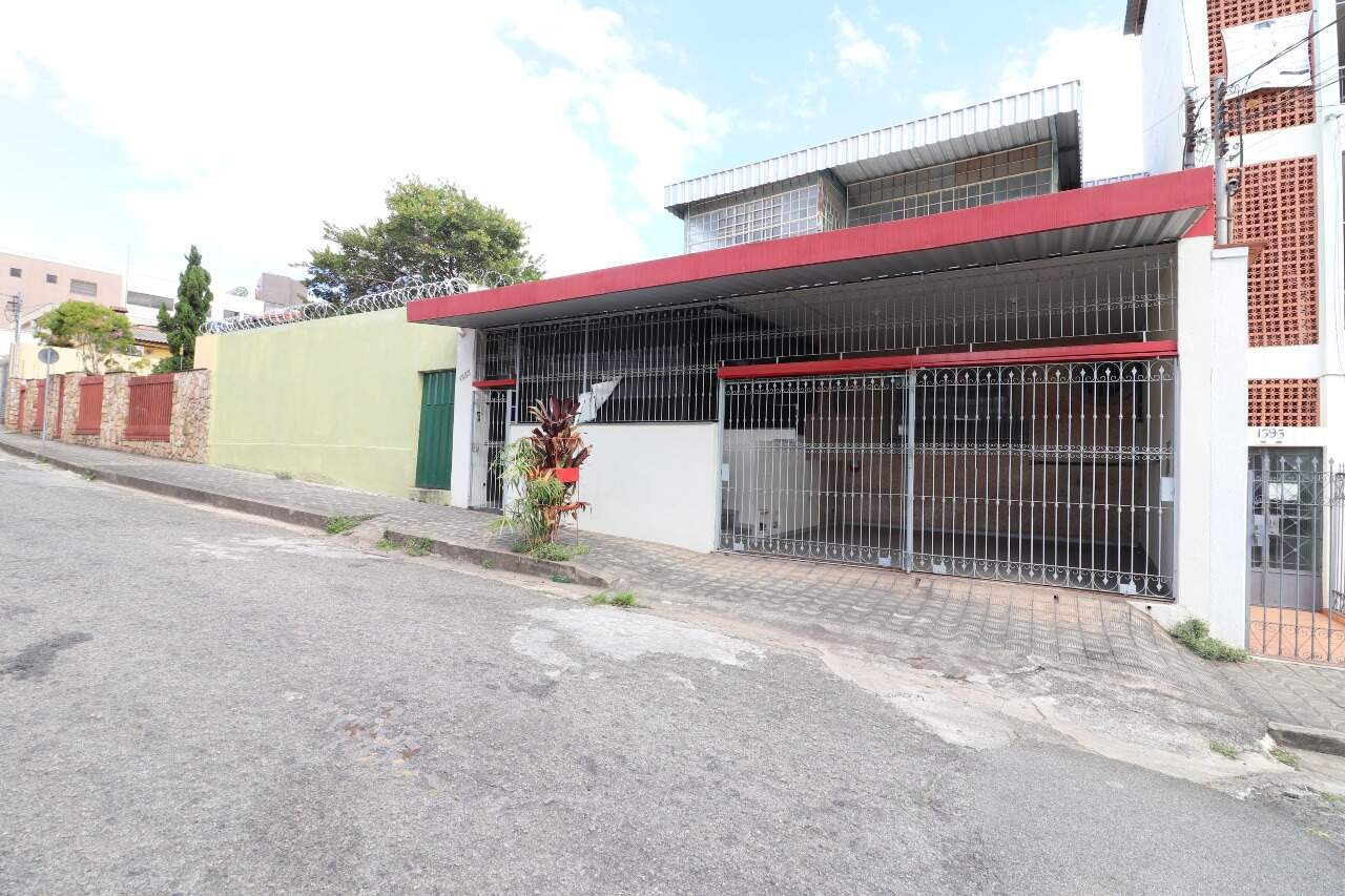 Casa para aluguel no Centro: Casa para alugar, Centro - Divinópolis/MG