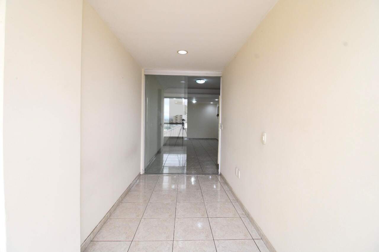 Apartamento à venda no Centro: Apartamento à venda, Centro - Divinópolis/MG