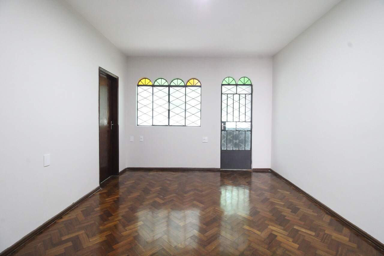 Apartamento à venda no Centro: Apartamento à venda, Centro - Divinópolis/MG