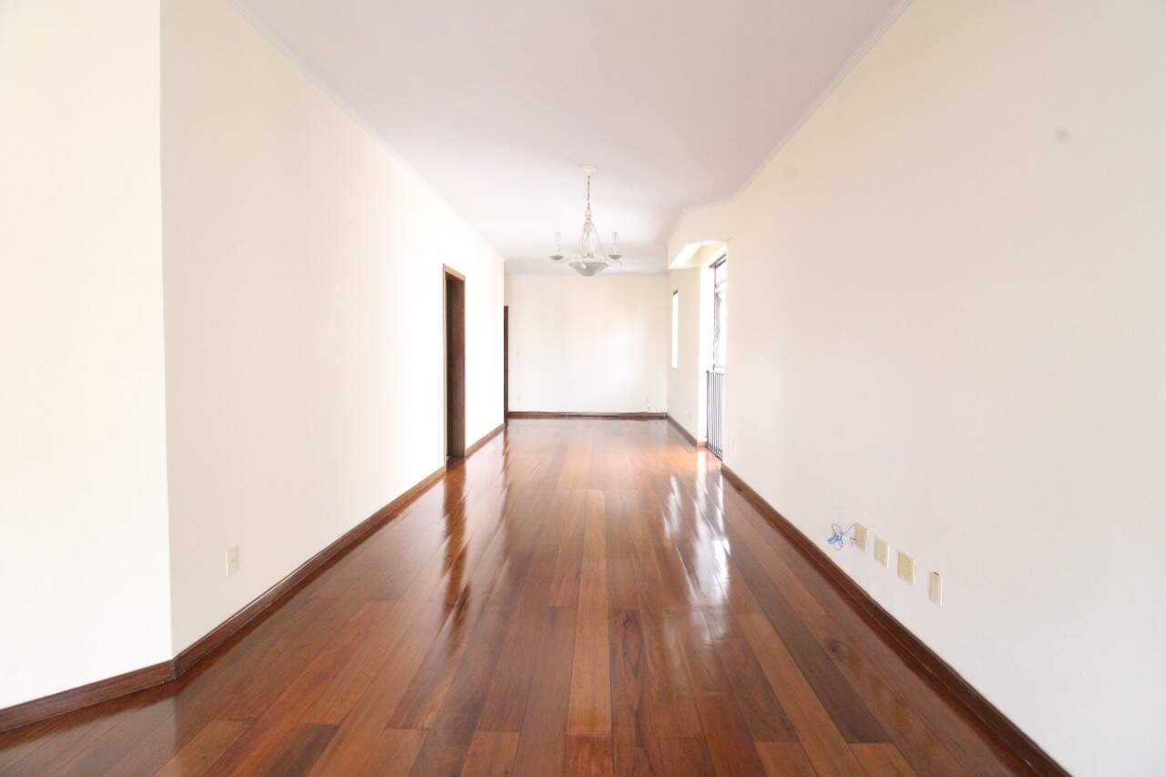 Apartamento à venda no Centro: Apartamento à venda, Centro - Divinópolis/MG