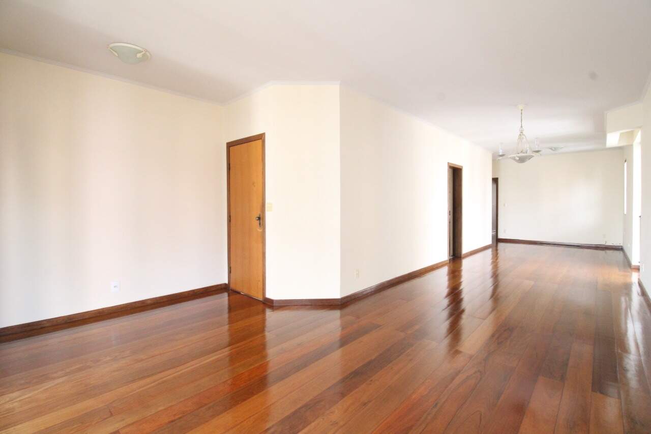 Apartamento à venda no Centro: Apartamento à venda, Centro - Divinópolis/MG