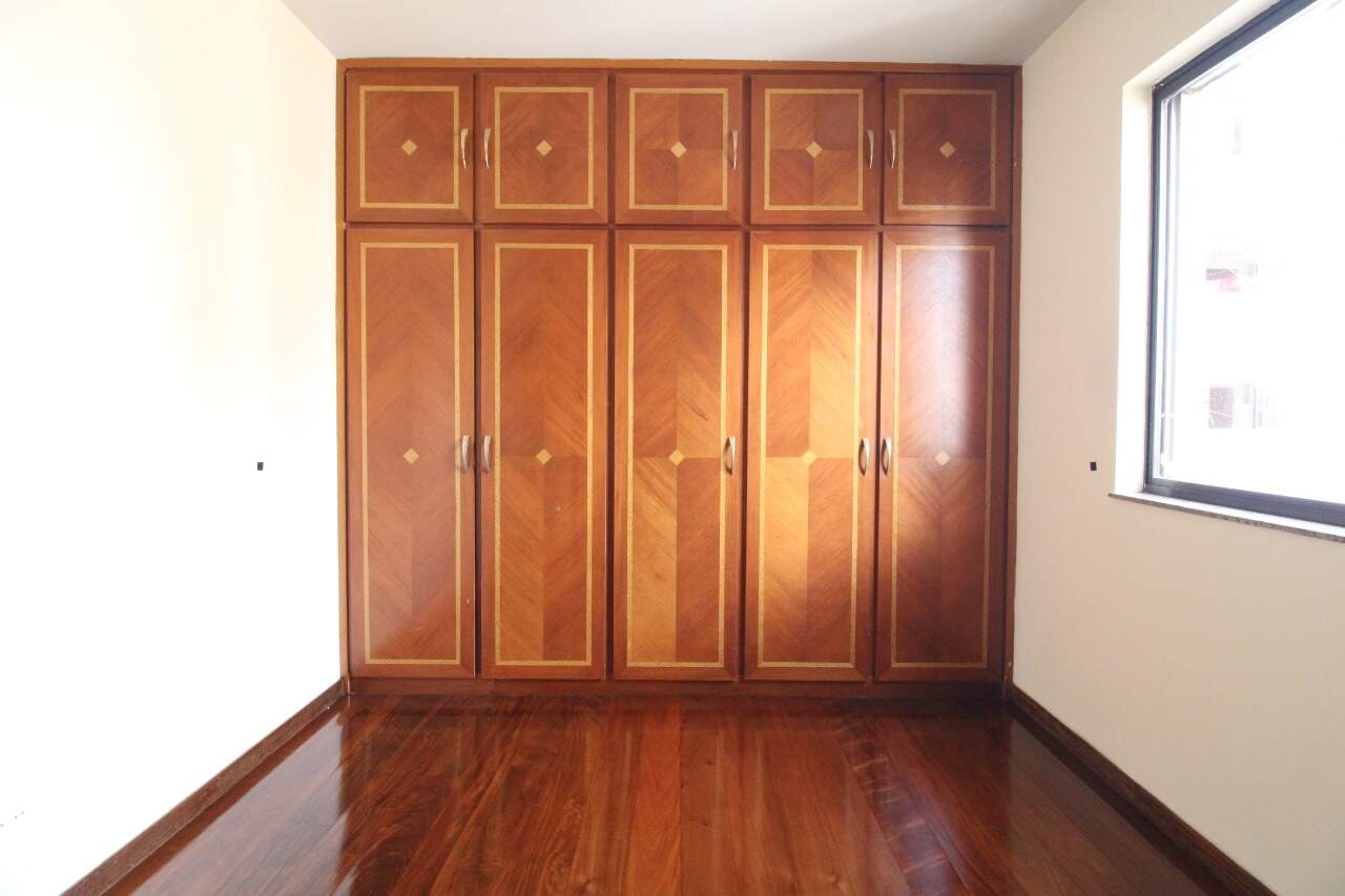 Apartamento à venda no Centro: Apartamento à venda, Centro - Divinópolis/MG