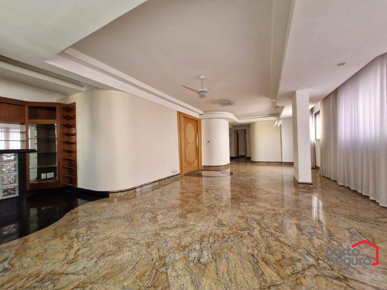 Apartamento à venda no Centro: Apartamento à venda, Centro - Divinópolis/MG