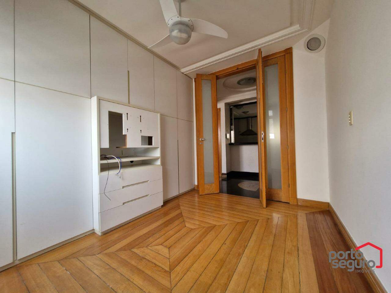 Apartamento à venda no Centro: Apartamento à venda, Centro - Divinópolis/MG