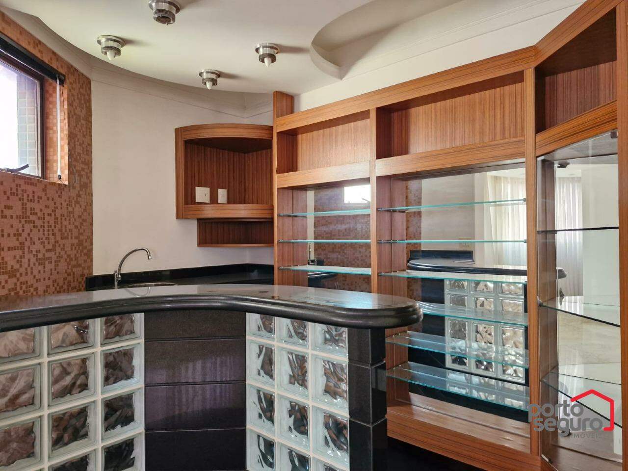 Apartamento à venda no Centro: Apartamento à venda, Centro - Divinópolis/MG