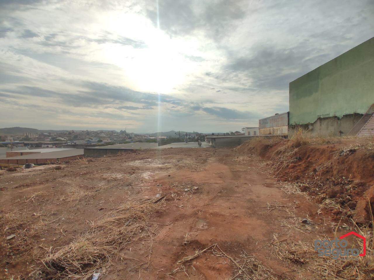 Lote para aluguel no Levindo Paula Pereira: Lote para alugar, Levindo Paula Pereira - Divinópolis/MG
