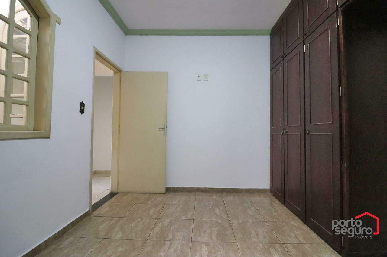 Casa à venda no Interlagos: Casa à venda, Interlagos - Divinópolis/MG