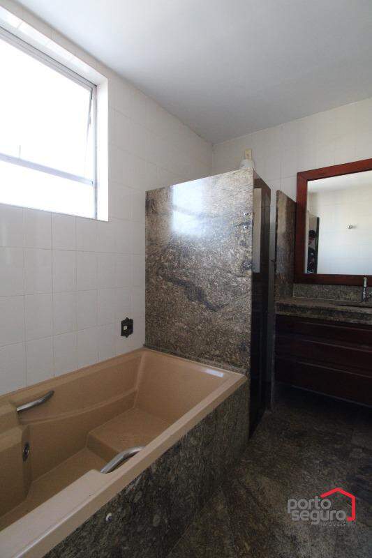 Apartamento à venda no Centro: Apartamento à venda, Centro - Divinópolis/MG