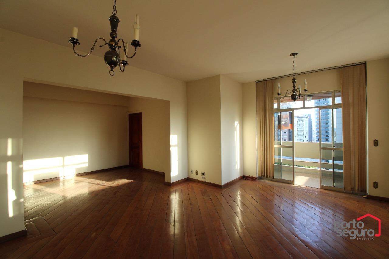 Apartamento à venda no Centro: Apartamento à venda, Centro - Divinópolis/MG