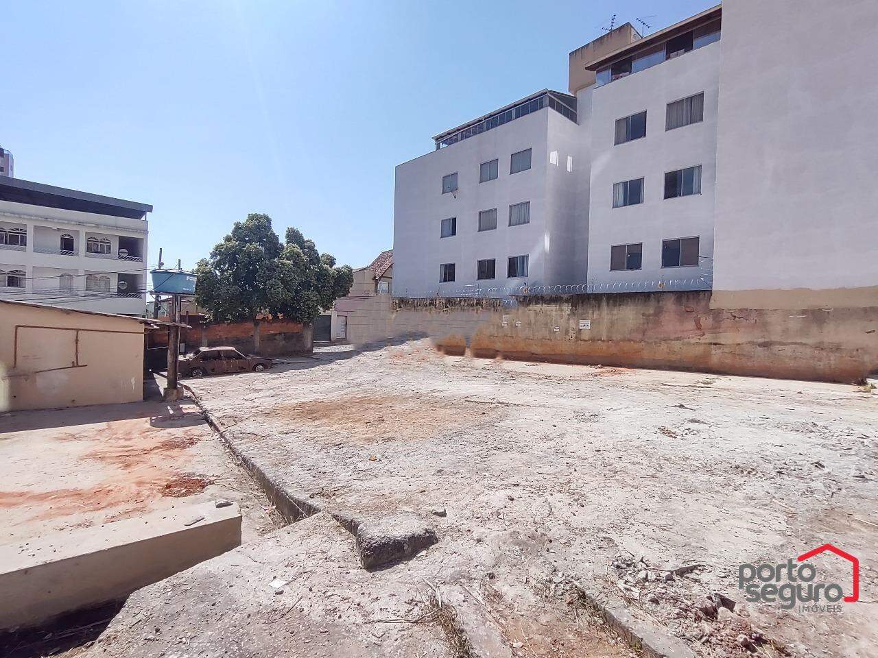 Lote para aluguel no Centro: Lote para alugar, Centro - Divinópolis/MG