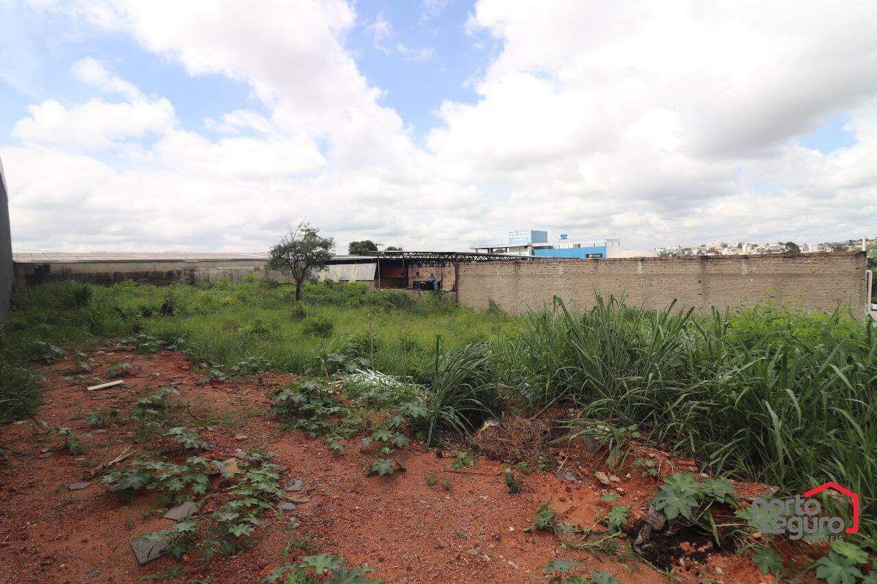 Lote para aluguel no Dulphe Pinto de Aguiar: Lote para alugar, Dulphe Pinto de Aguiar - Divinópolis/MG
