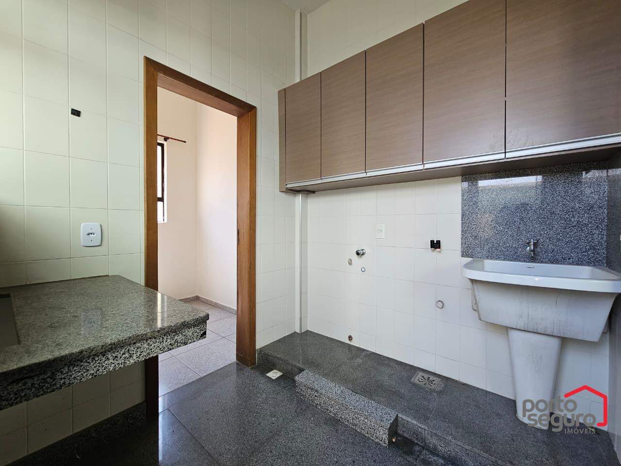 Apartamento para aluguel no Centro: Apartamento para alugar, Centro - Divinópolis/MG