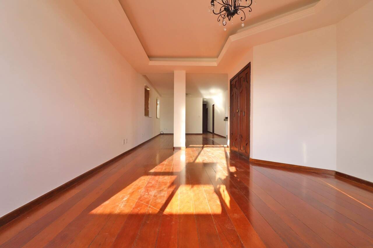 Apartamento à venda no Centro: Apartamento à venda, Centro - Divinópolis/MG
