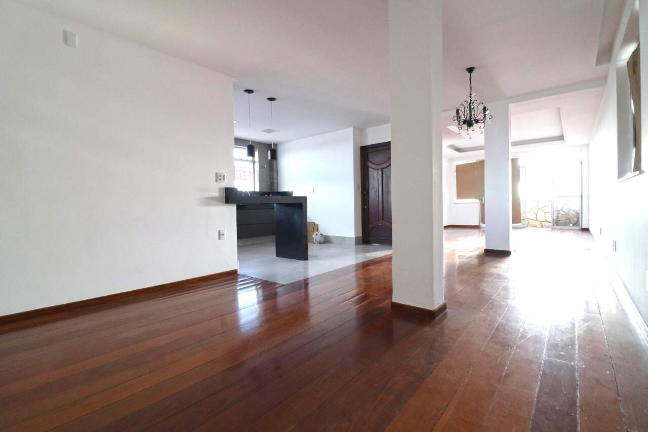 Apartamento à venda no Centro: Apartamento à venda, Centro - Divinópolis/MG