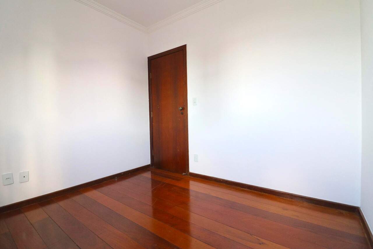 Apartamento à venda no Centro: Apartamento à venda, Centro - Divinópolis/MG