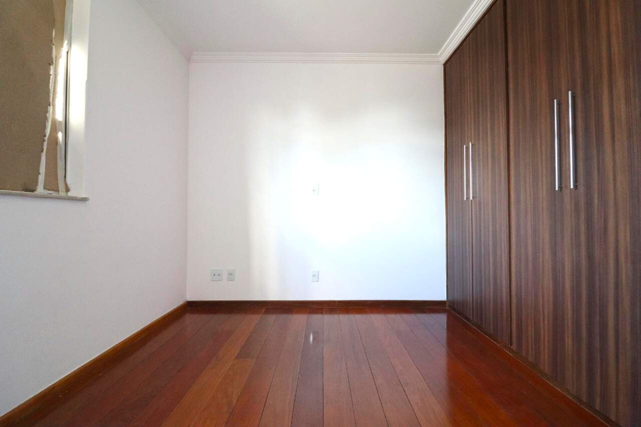 Apartamento à venda no Centro: Apartamento à venda, Centro - Divinópolis/MG