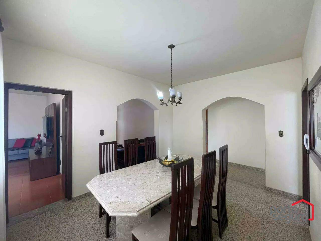 Apartamento para aluguel no Planalto: Apartamento para alugar, Planalto - Divinópolis/MG