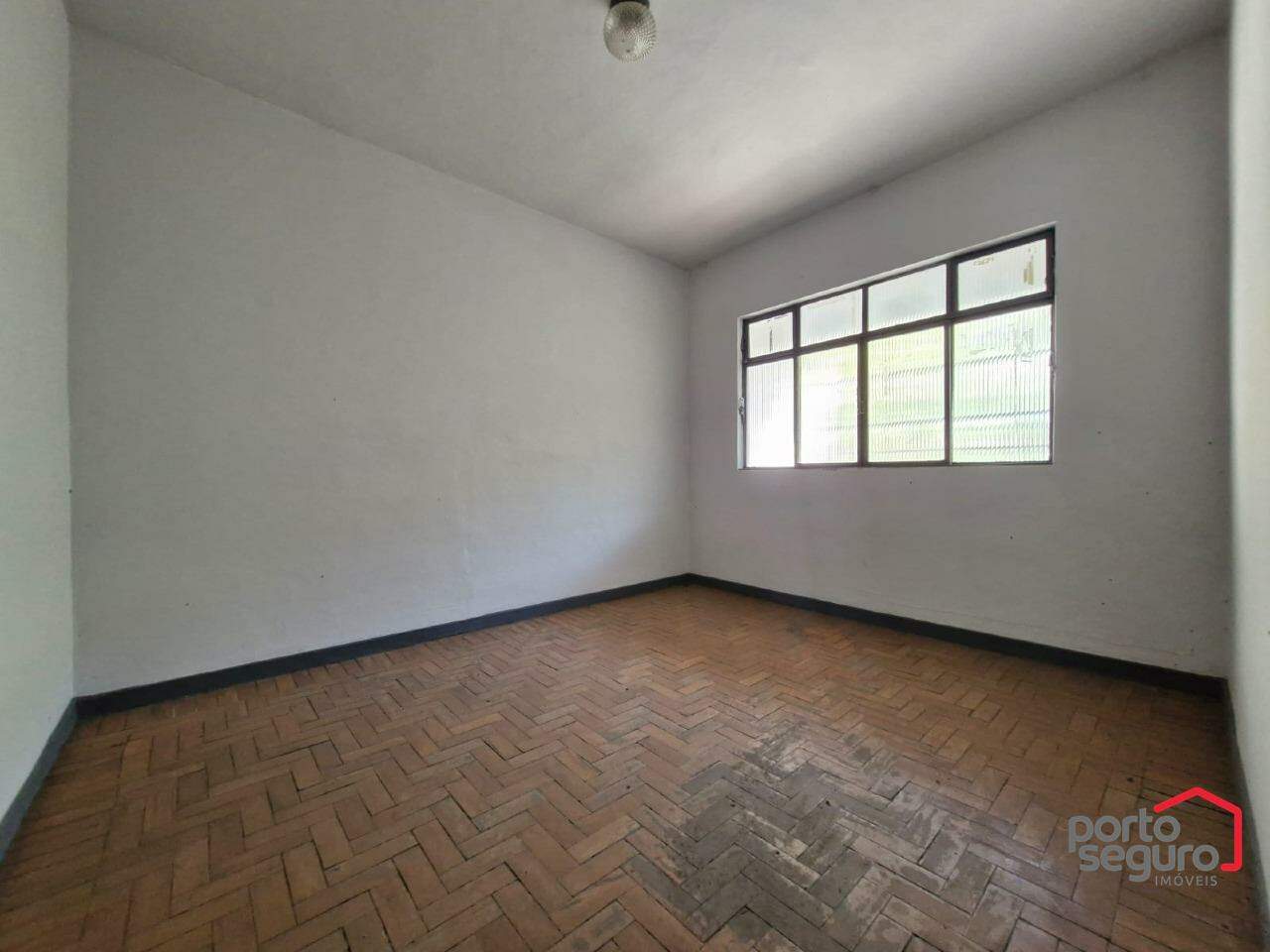 Prédio à venda no Centro: Prédio à venda, Centro - Divinópolis/MG