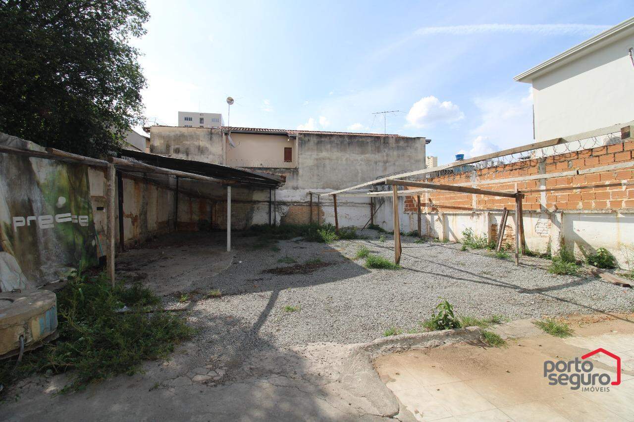 Casa Comercial à venda no Centro: Casa Comercial à venda, Centro - Divinópolis/MG