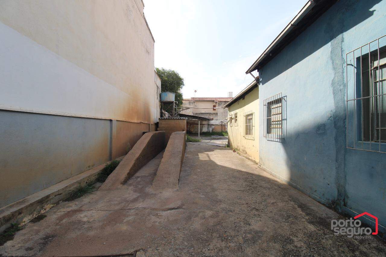 Casa Comercial à venda no Centro: Casa Comercial à venda, Centro - Divinópolis/MG