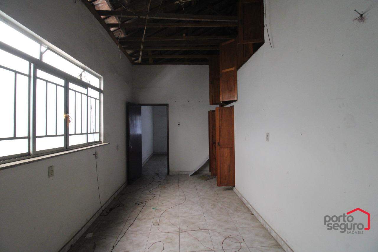 Casa Comercial à venda no Centro: Casa Comercial à venda, Centro - Divinópolis/MG