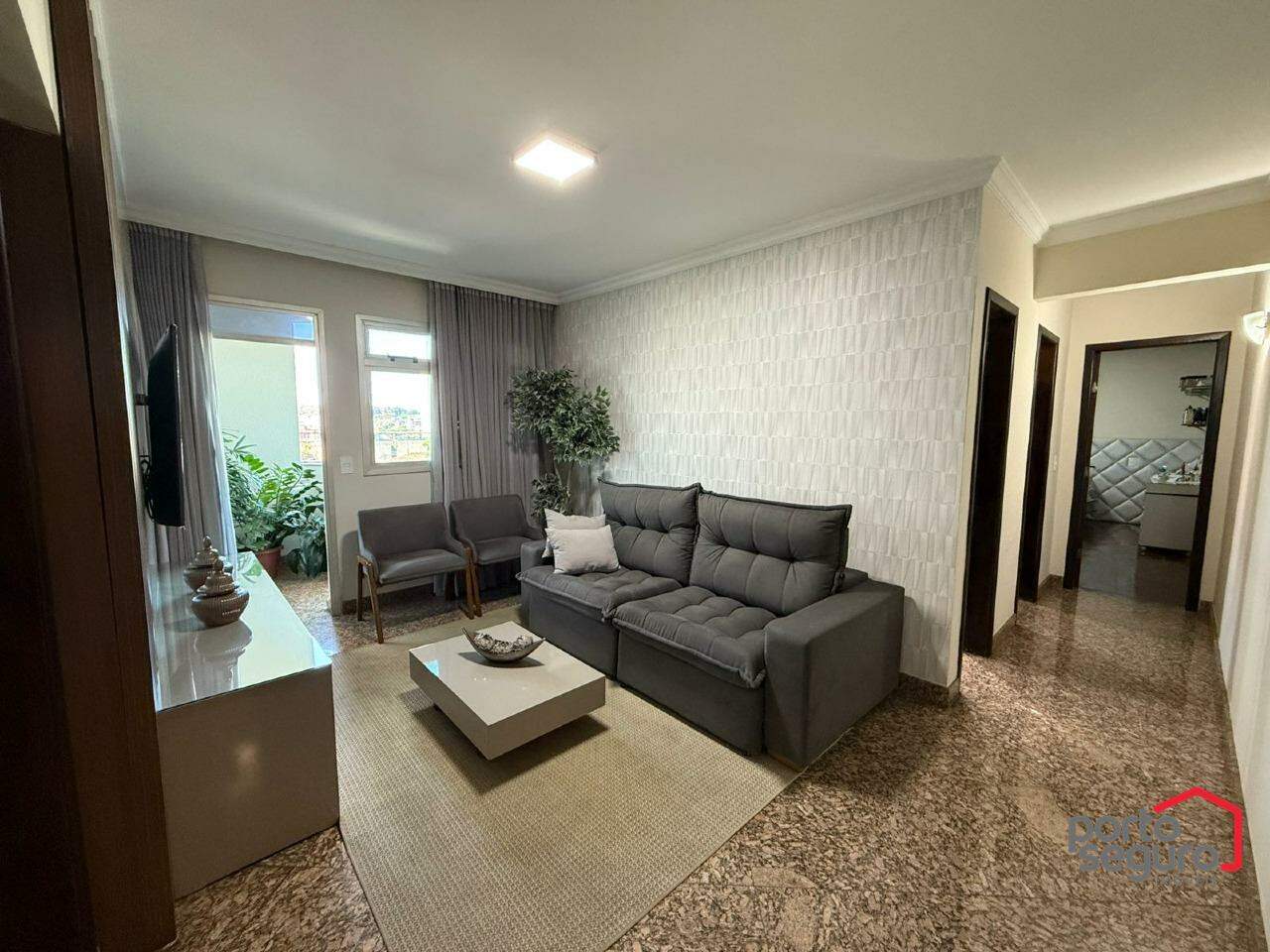 Apartamento à venda no Centro: Apartamento à venda, Centro - Divinópolis/MG