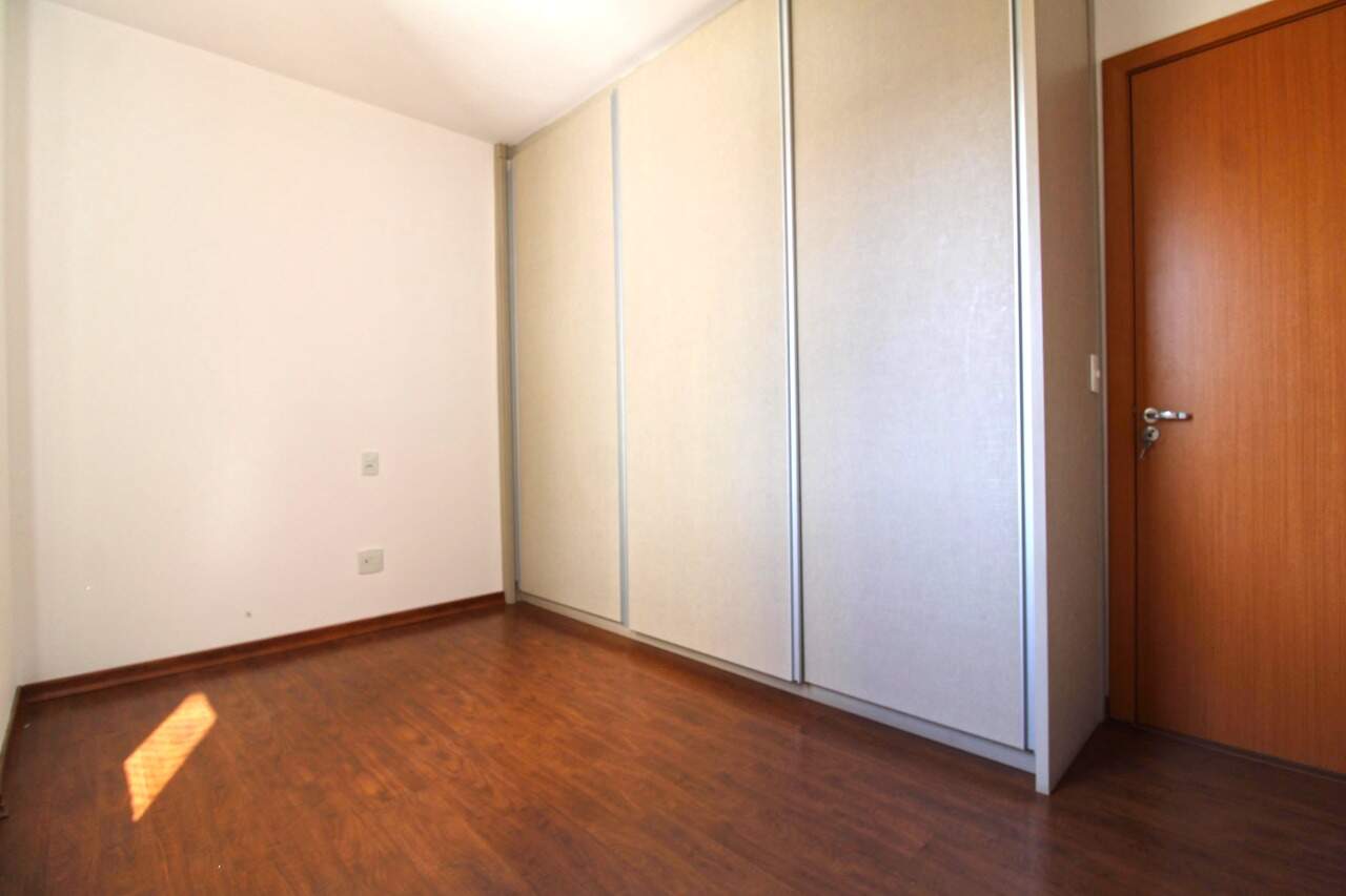 Apartamento à venda no Centro: Apartamento à venda, Centro - Divinópolis/MG