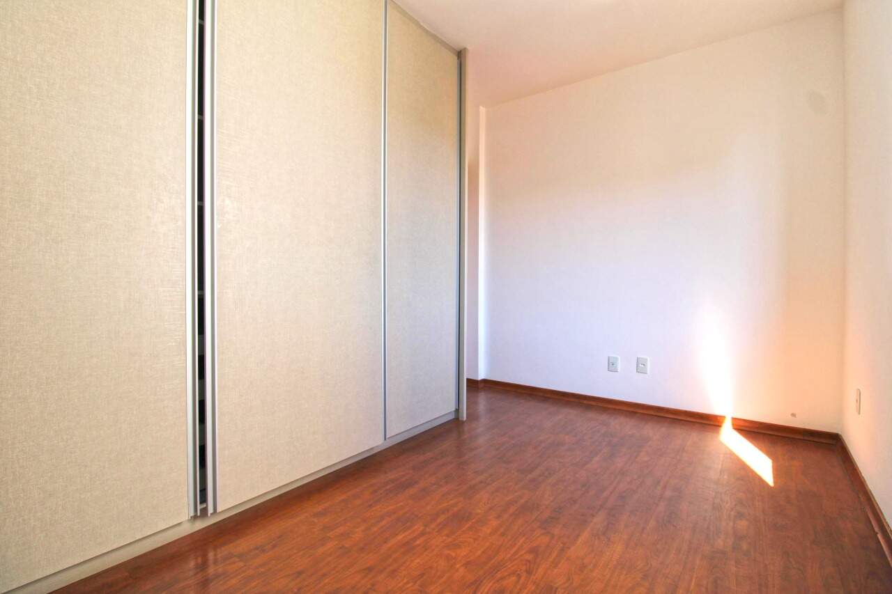 Apartamento à venda no Centro: Apartamento à venda, Centro - Divinópolis/MG