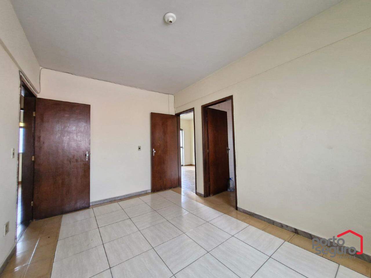 Apartamento para aluguel no Centro: Apartamento para alugar, Centro - Divinópolis/MG