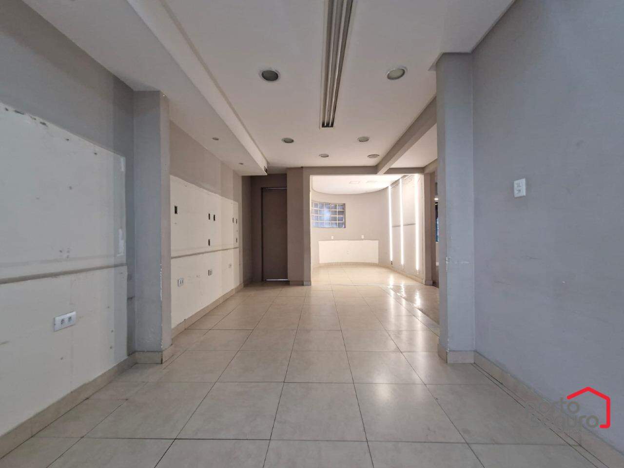 Casa Comercial para aluguel no Centro: Casa Comercial para alugar, Centro - Divinópolis/MG
