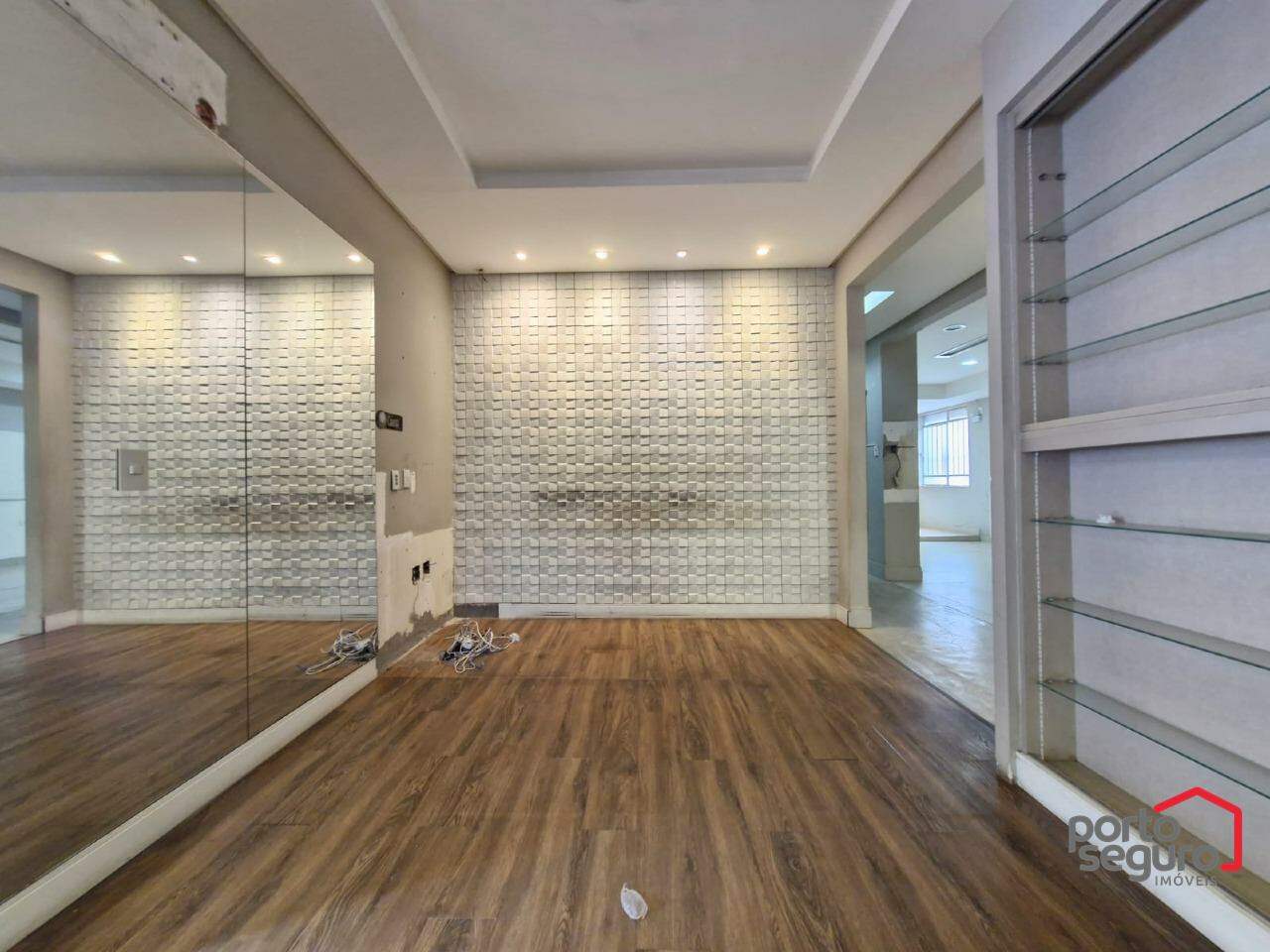 Casa Comercial para aluguel no Centro: Casa Comercial para alugar, Centro - Divinópolis/MG