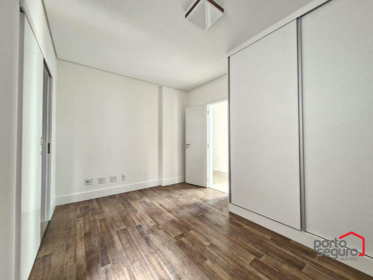 Apartamento à venda no Centro: Apartamento à venda, Centro - Divinópolis/MG