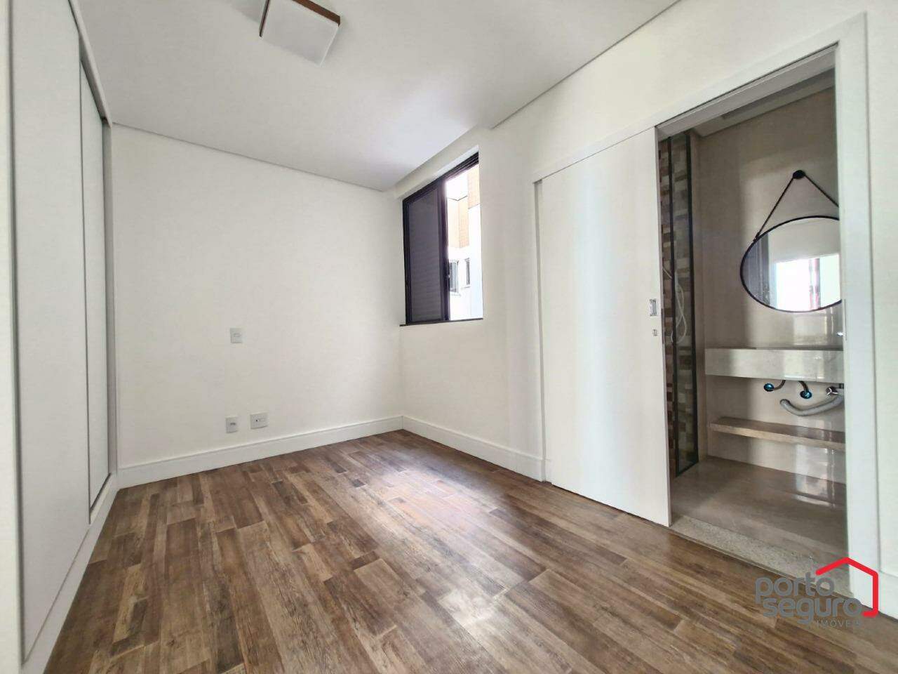 Apartamento à venda no Centro: Apartamento à venda, Centro - Divinópolis/MG