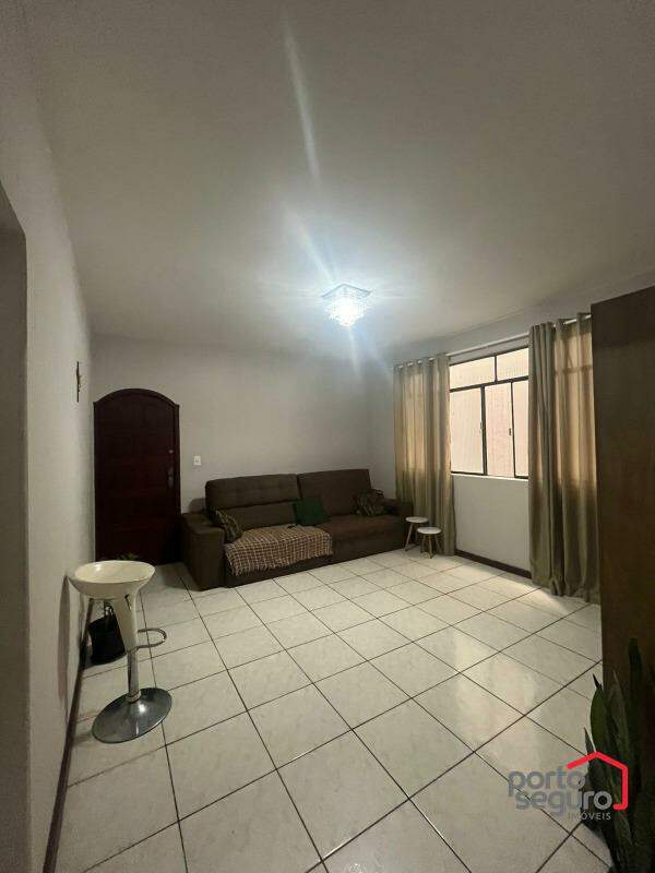 Apartamento à venda no Centro: Apartamento à venda, Centro - Divinópolis/MG