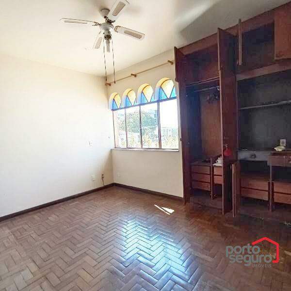 Casa para aluguel no Centro: Casa para alugar, Centro - Divinópolis/MG