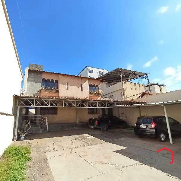 Casa para aluguel no Centro: Casa para alugar, Centro - Divinópolis/MG